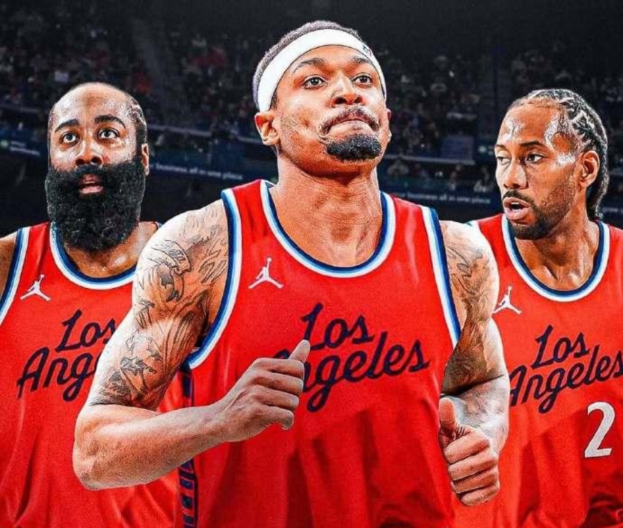 星空体育- 詹姆斯经典比赛全场回放 