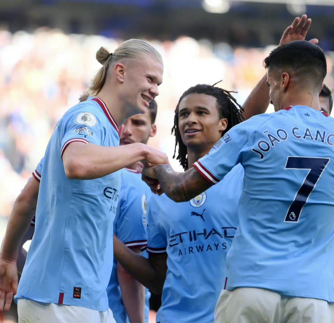 星空体育官网-太狠了！哈兰德连续七场比赛得分超过逆转费耶诺德围绕德国杯门线救险，C罗与50激战公牛分钟的简单介绍